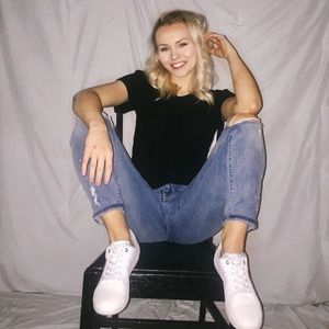 Meet your Posher, Alexis